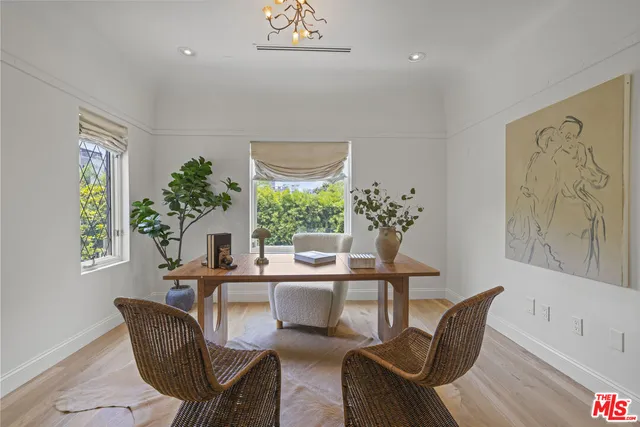 $2,899,900 | 736 South Cloverdale Avenue, Los Angeles, CA 90036