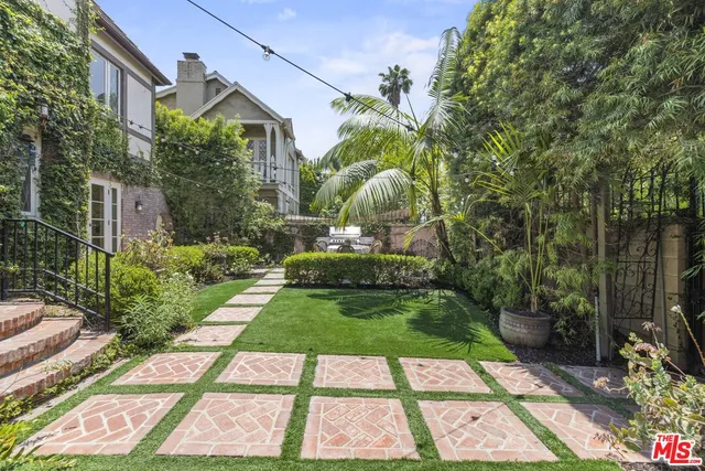 $2,899,900 | 736 South Cloverdale Avenue, Los Angeles, CA 90036