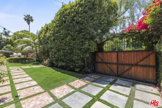 $2,899,900 | 736 South Cloverdale Avenue, Los Angeles, CA 90036