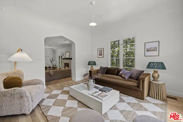 $2,899,900 | 736 South Cloverdale Avenue, Los Angeles, CA 90036