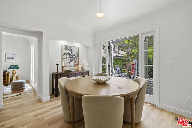 $2,899,900 | 736 South Cloverdale Avenue, Los Angeles, CA 90036