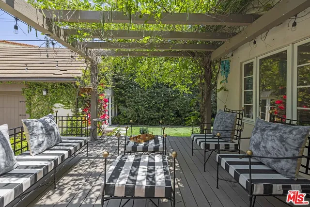 $2,899,900 | 736 South Cloverdale Avenue, Los Angeles, CA 90036