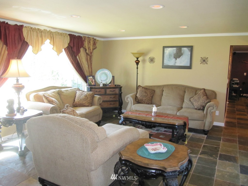 13212 Ingraham Road Monroe, WA 98272 - Photo 2 of 15