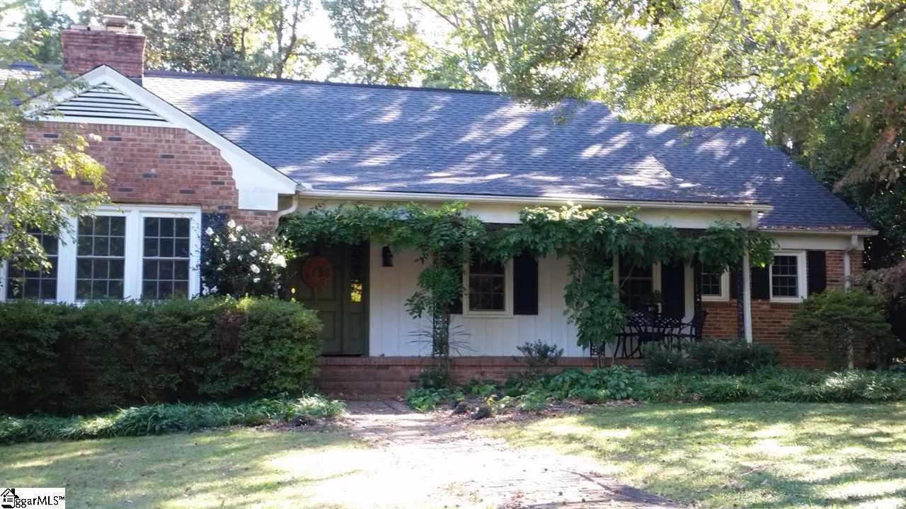204 Sweetbriar Road Greenville, SC 29615 - Photo 1 of 36 Gallery Image 1