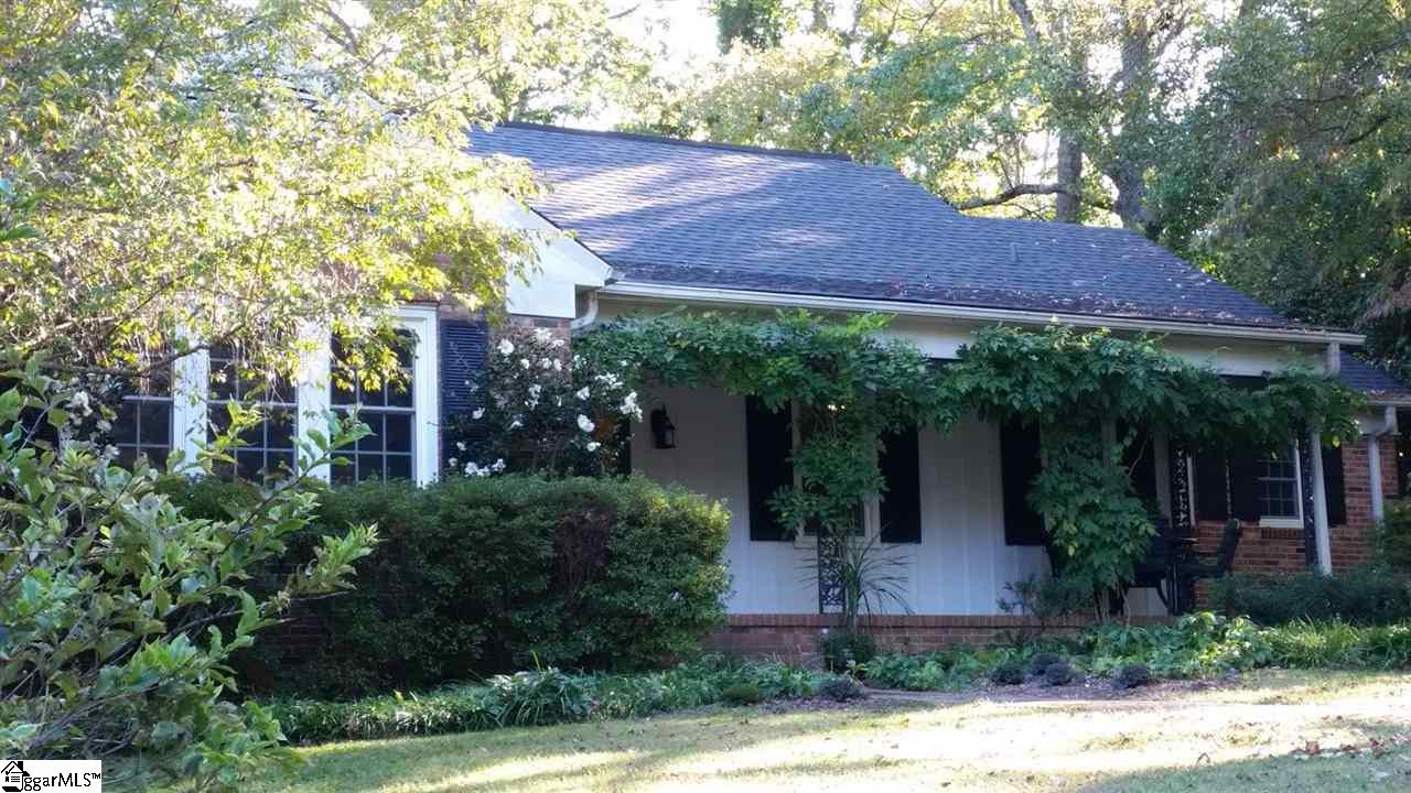 204 Sweetbriar Road Greenville, SC 29615 - Photo 2 of 36 Gallery Image 2