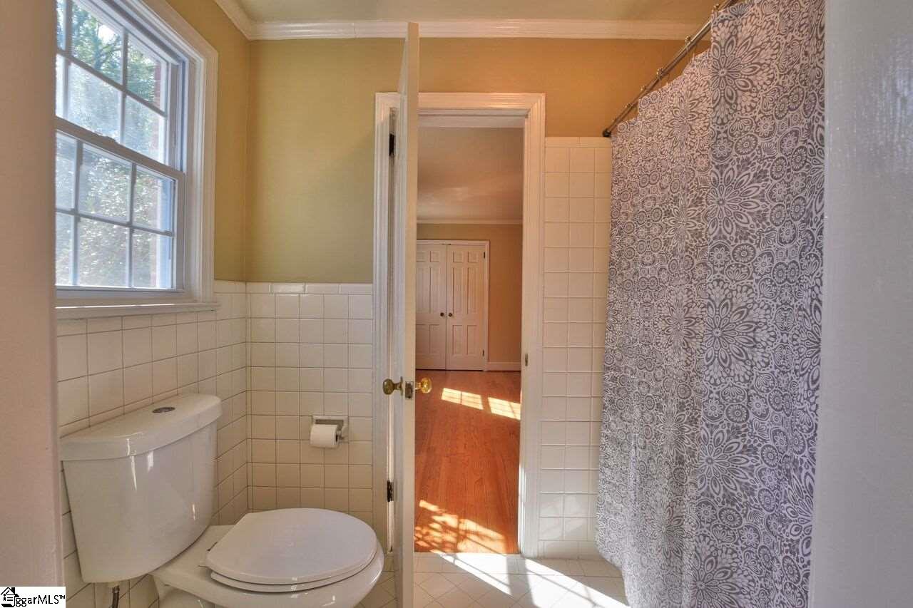 204 Sweetbriar Road Greenville, SC 29615 - Photo 15 of 36 Gallery Image 15