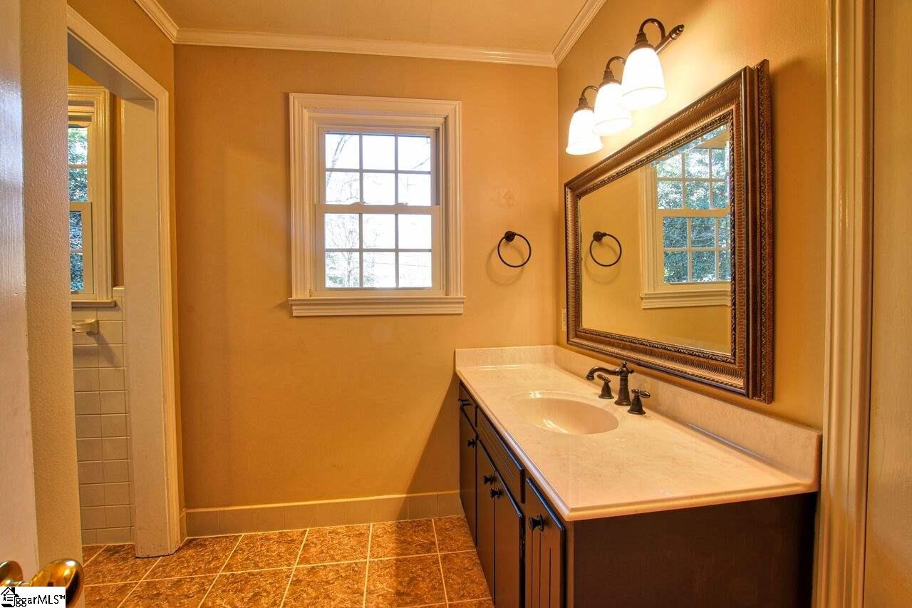 204 Sweetbriar Road Greenville, SC 29615 - Photo 18 of 36 Gallery Image 18