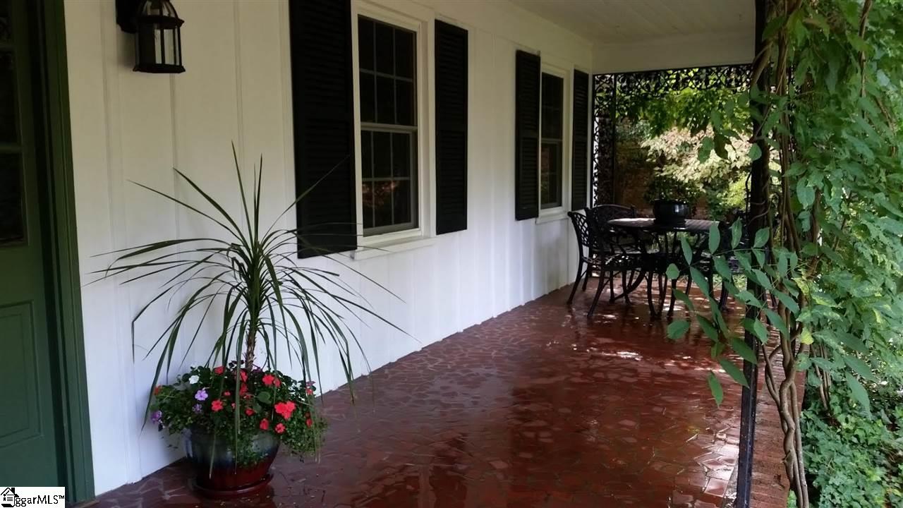 204 Sweetbriar Road Greenville, SC 29615 - Photo 3 of 36 Gallery Image 3
