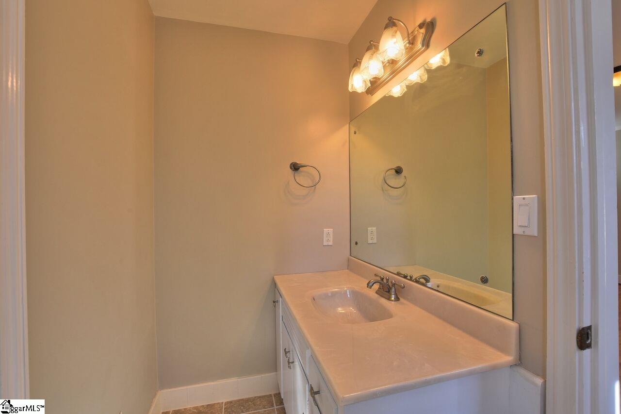 204 Sweetbriar Road Greenville, SC 29615 - Photo 21 of 36 Gallery Image 21