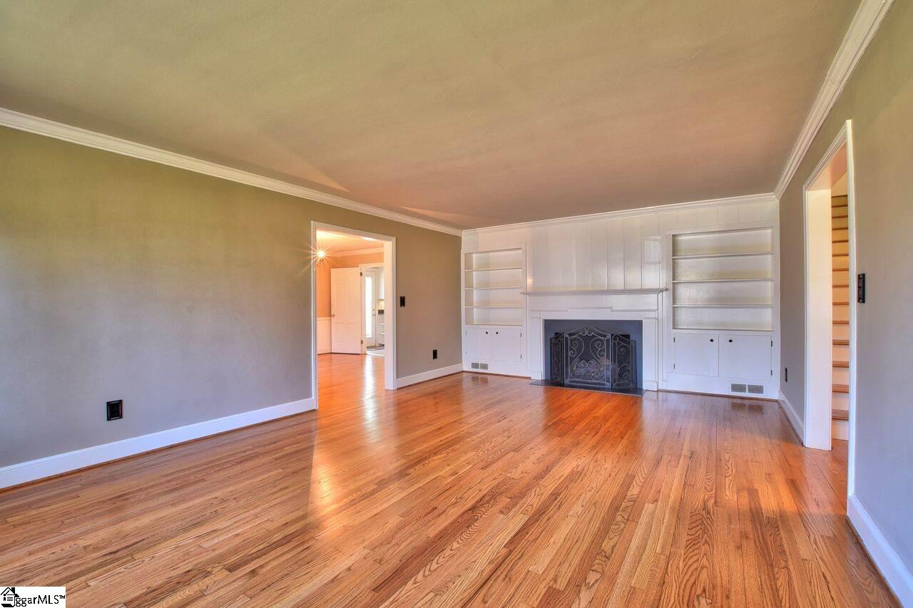 204 Sweetbriar Road Greenville, SC 29615 - Photo 5 of 36 Gallery Image 5