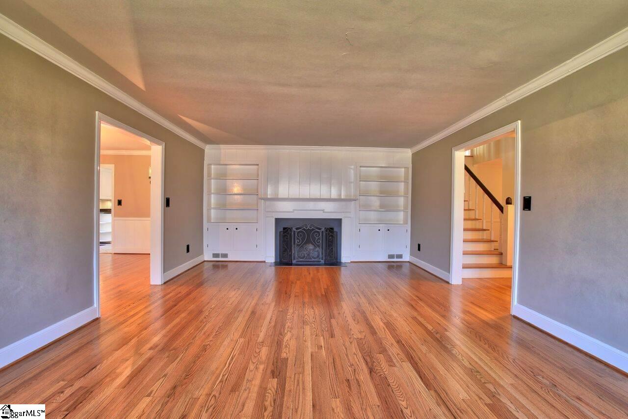 204 Sweetbriar Road Greenville, SC 29615 - Photo 6 of 36 Gallery Image 6