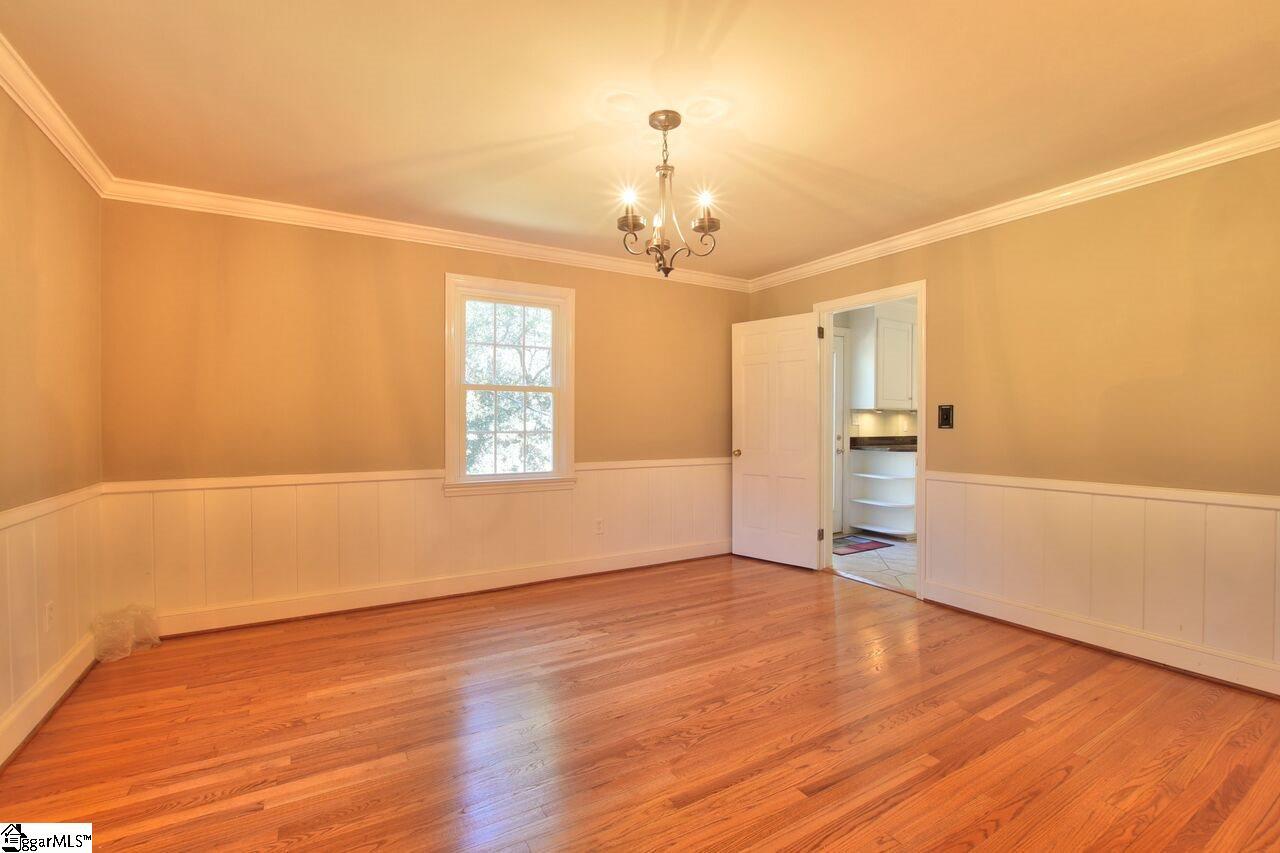 204 Sweetbriar Road Greenville, SC 29615 - Photo 8 of 36 Gallery Image 8