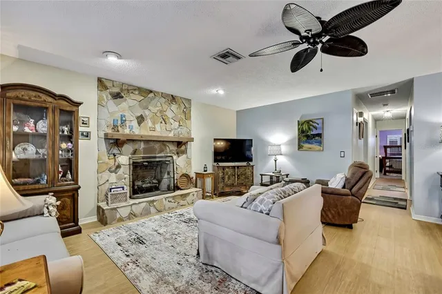 $289,000 | 620 Whitney Avenue, Inverness, FL 34452