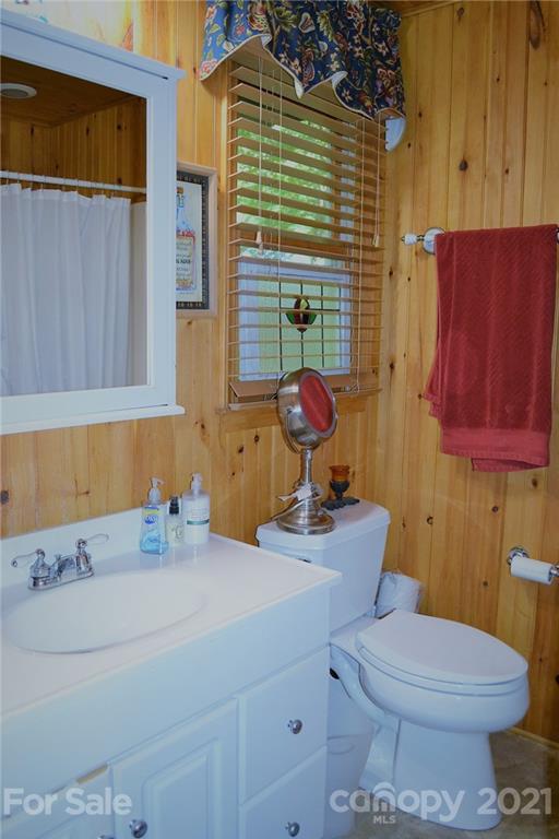 6373 Hemlock Road Newland, NC 28657 - Photo 16 of 22 Gallery Image 16