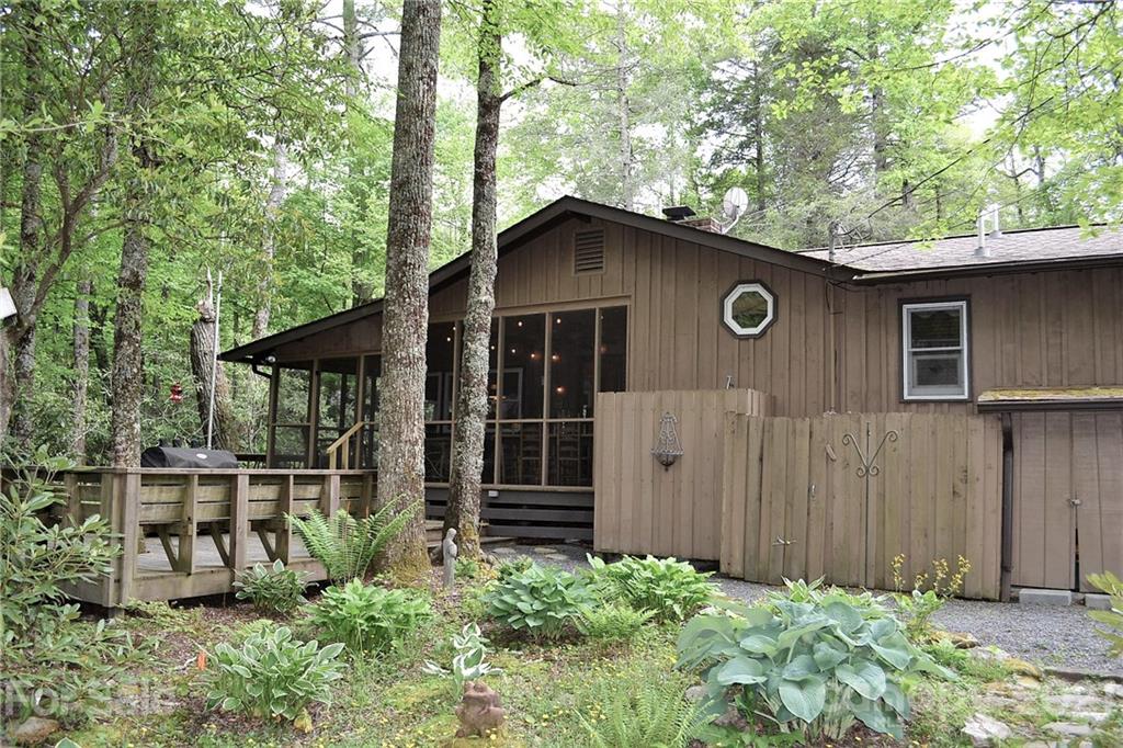 6373 Hemlock Road Newland, NC 28657 - Photo 3 of 22 Gallery Image 3