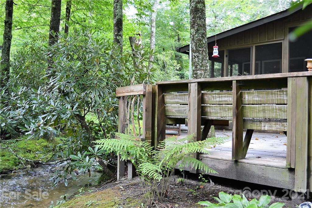 6373 Hemlock Road Newland, NC 28657 - Photo 5 of 22 Gallery Image 5