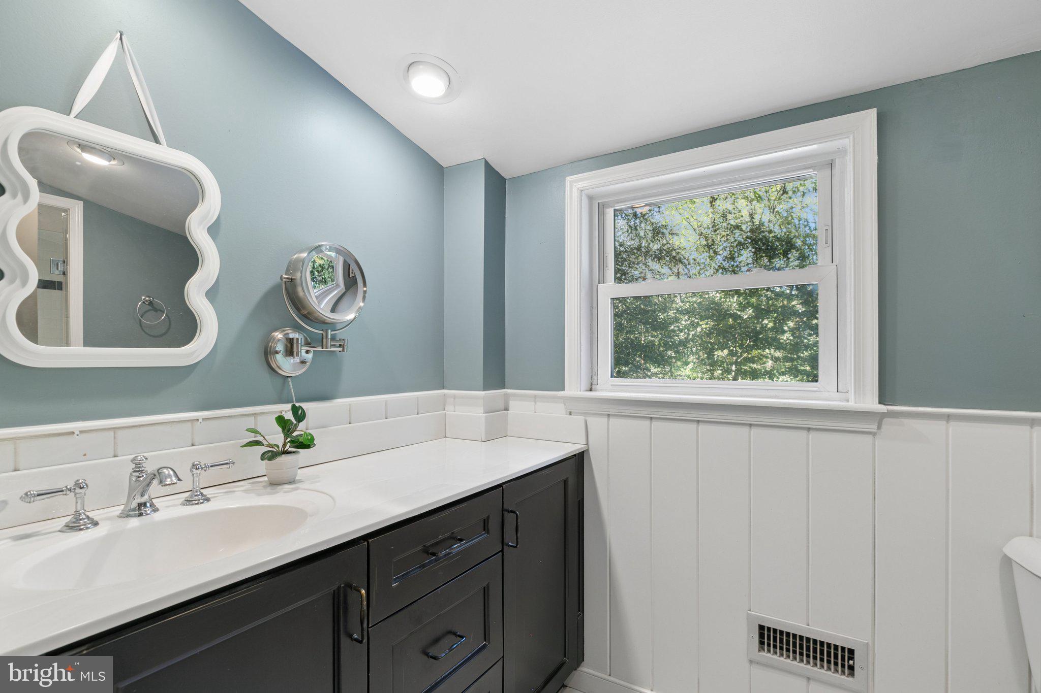 713 Alene Road Ambler, PA 19002 - Photo 29 of 41 2nd Floor Bathroom