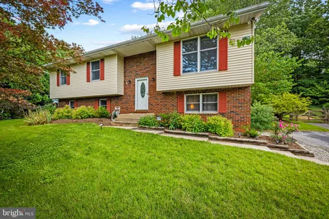 $540,000 | 6415 Hickory Lane, Sykesville, MD 21784