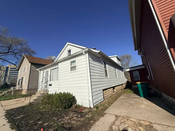 $175,000 | 106 South Joliet Street, Joliet, IL 60436