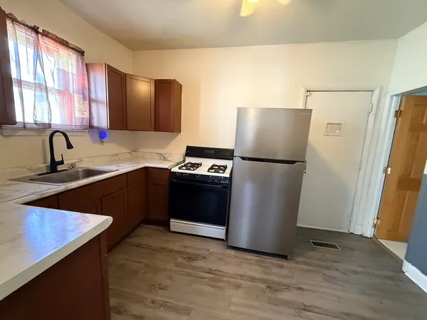 $175,000 | 106 South Joliet Street, Joliet, IL 60436