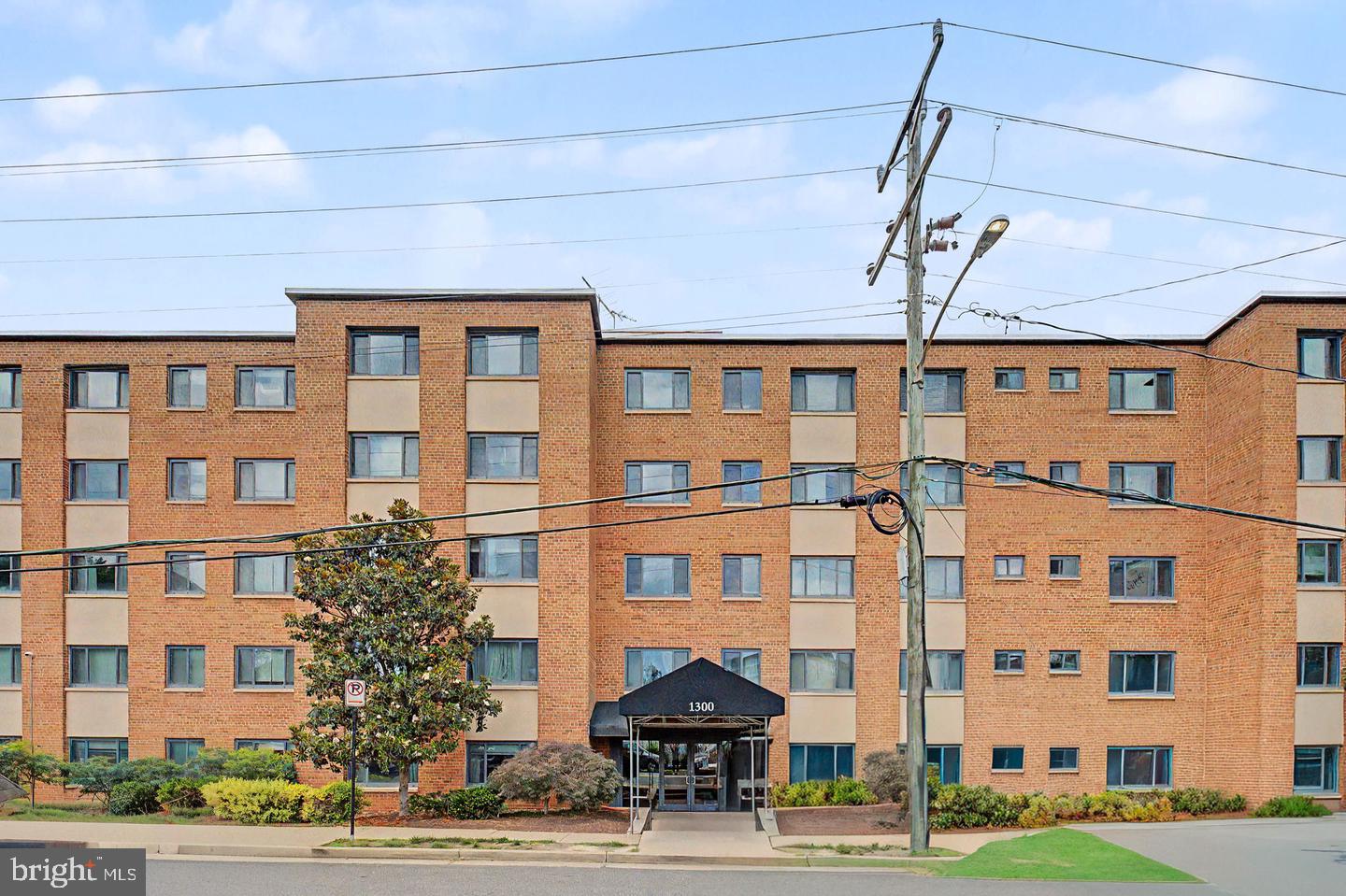 1300 South Arlington Ridge Road, Unit 708 Arlington, VA 22202 - Photo 2 of 35 Gallery Image 2