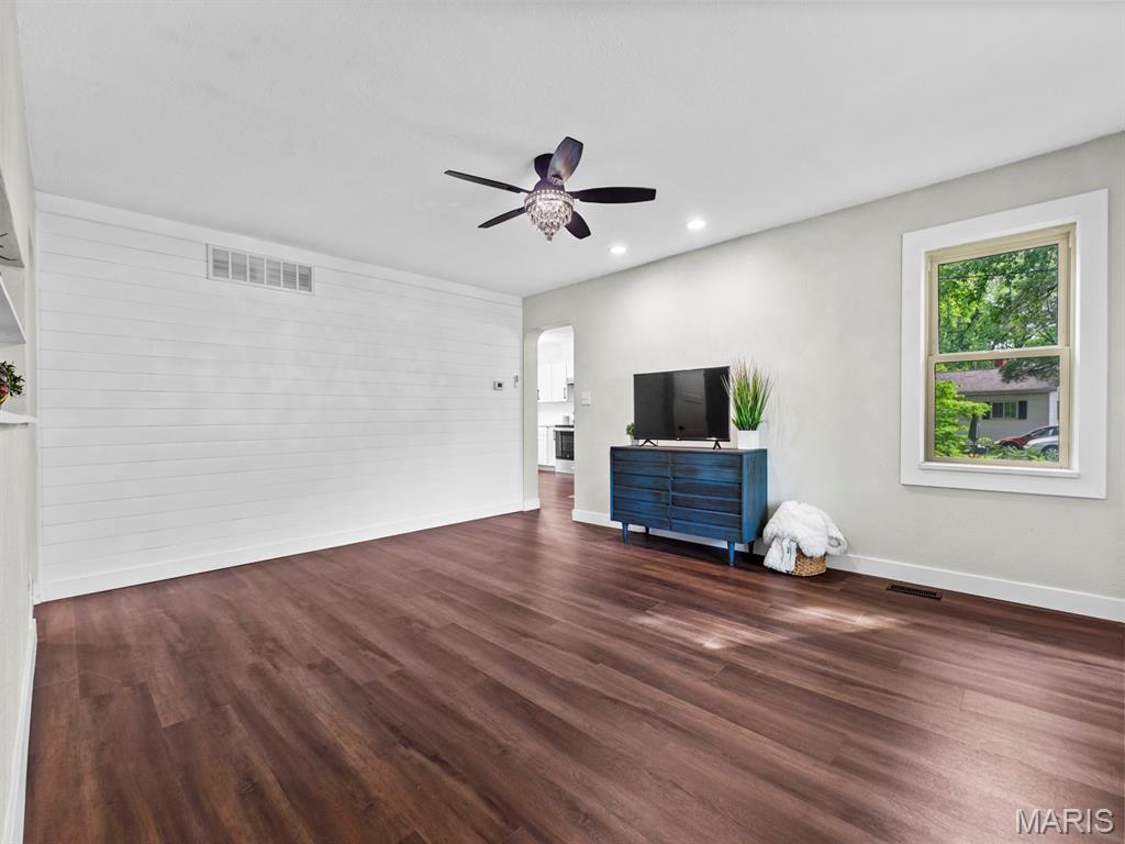 9915 N Road Fairview Heights, IL 62208 - Photo 13 of 44