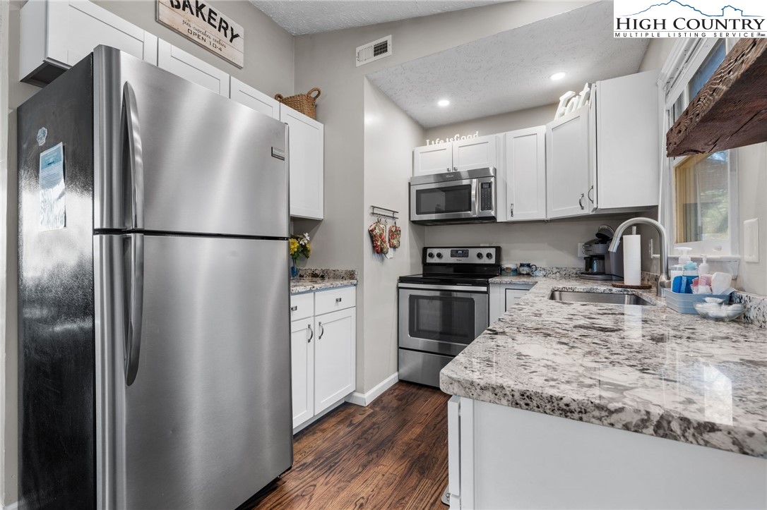 2501 Junaluska Road Boone, NC 28607 - Photo 11 of 38