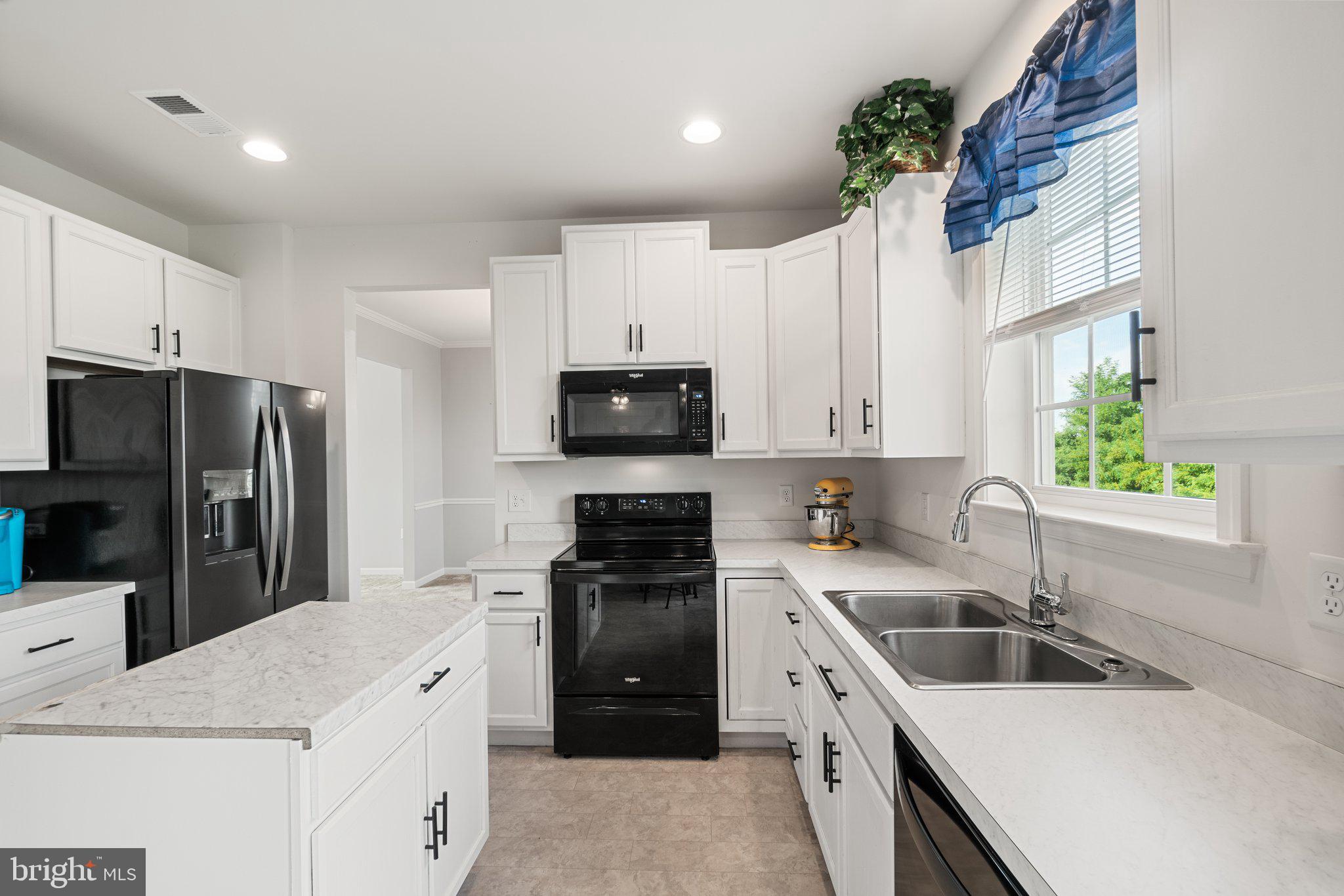 846 Calvert Circle Bunker Hill, WV 25413 - Photo 16 of 43