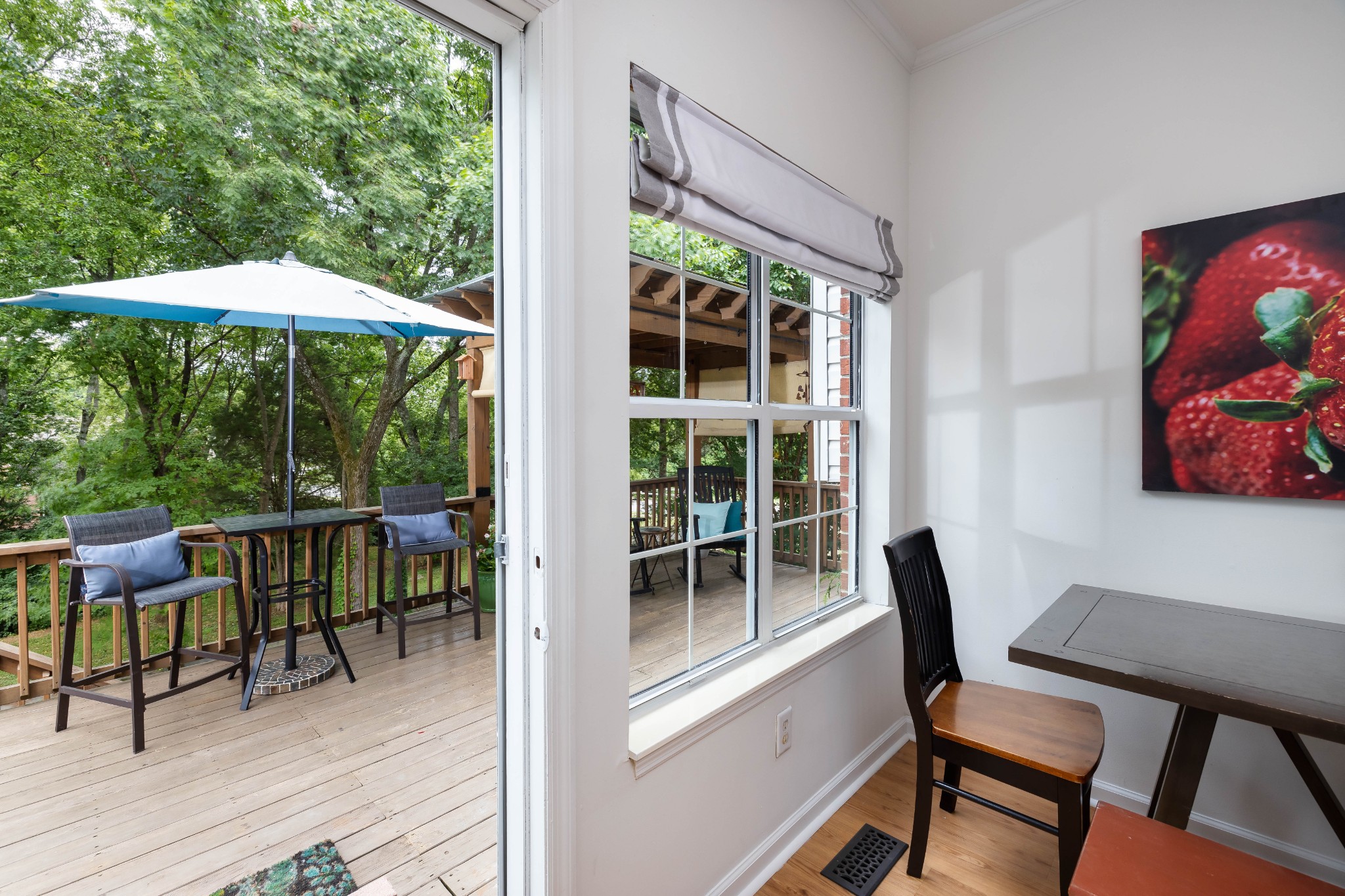 5204 Beech Ridge Road Nashville, TN 37221 - Photo 10 of 27 Indoor and out door dining.