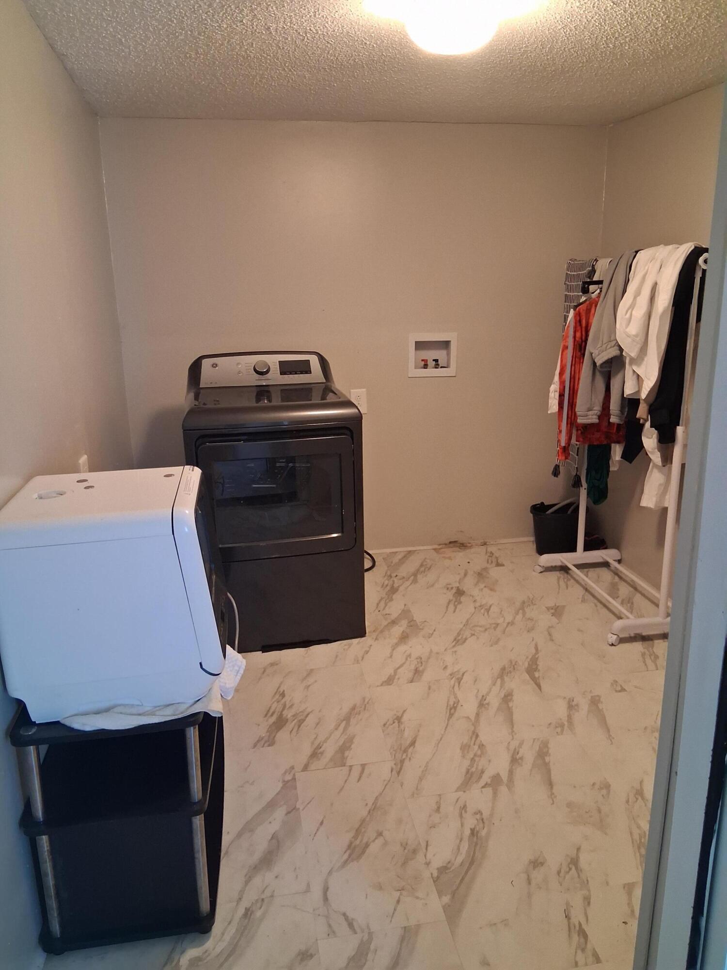 367 Emerald Street Walterboro, SC 29488 - Photo 7 of 12 laundryroom