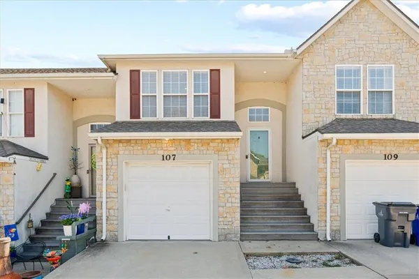 $235,000 | 1201 North Mart-way Drive, Unit 107, Olathe, KS 66061