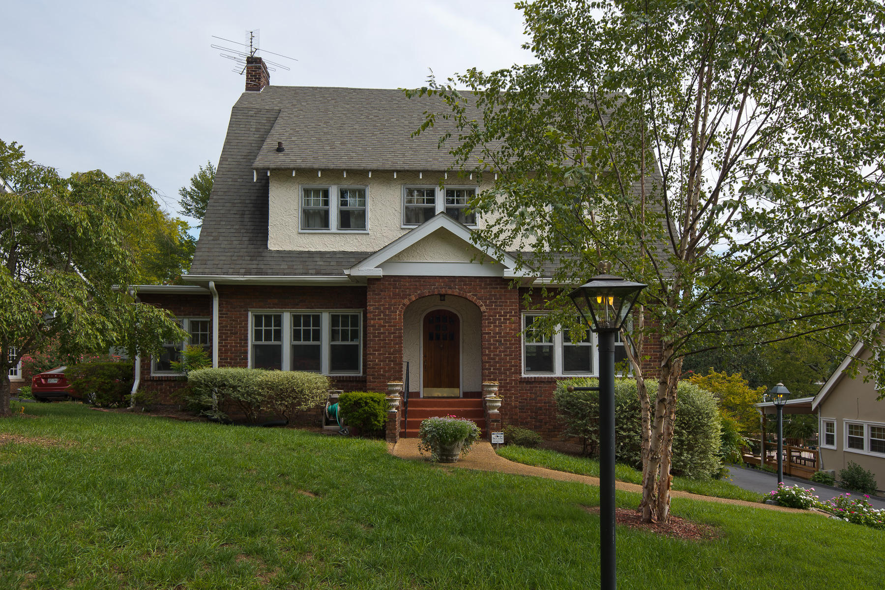 125 Ridgeside Road Chattanooga, TN 37411 - Photo 1 of 34 xfront_1