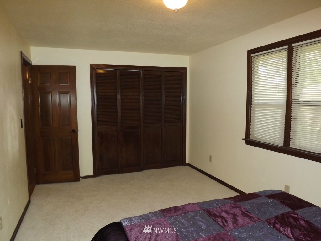 11412 Southeast 184th Street Renton, WA 98055 - Photo 5 of 25