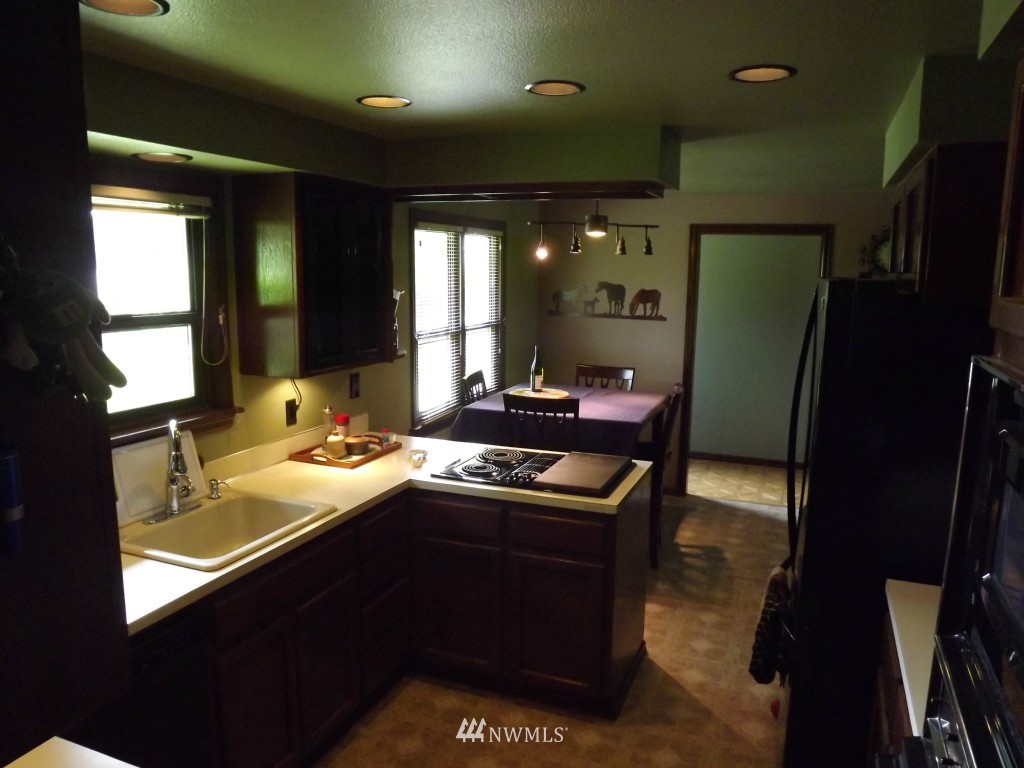 11412 Southeast 184th Street Renton, WA 98055 - Photo 10 of 25