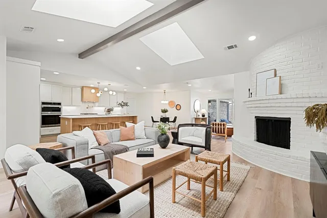 $939,000 | 9376 Briarhurst Drive, Dallas, TX 75243