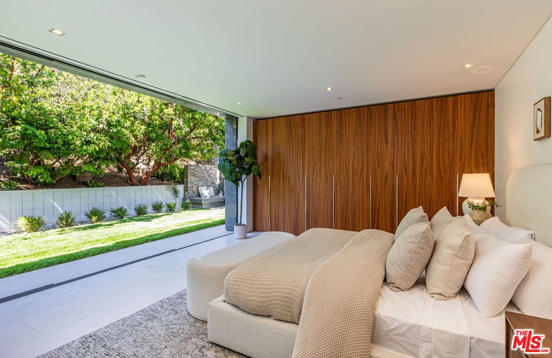 1535 Carla Ridge Beverly Hills, CA 90210 - Photo 22 of 41