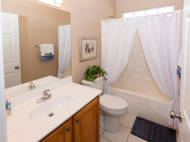 614 Pinehurst Point Gulf Shores, AL 36542 - Photo 34 of 44 Guest Bath