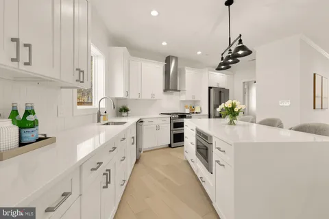 $1,175,000 | 3905 Halsey Street, Kensington, MD 20895