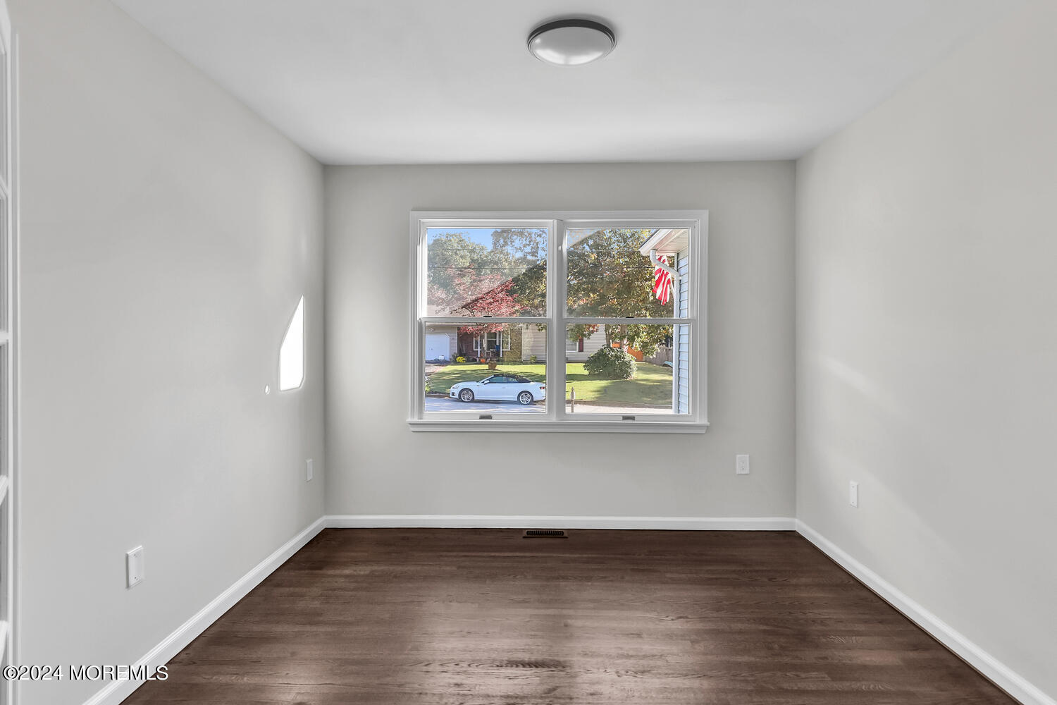 129 Lanyard Road Manahawkin, NJ 08050 - Photo 12 of 33 129 Lanyard Rd Stafford-large-044-025-1F