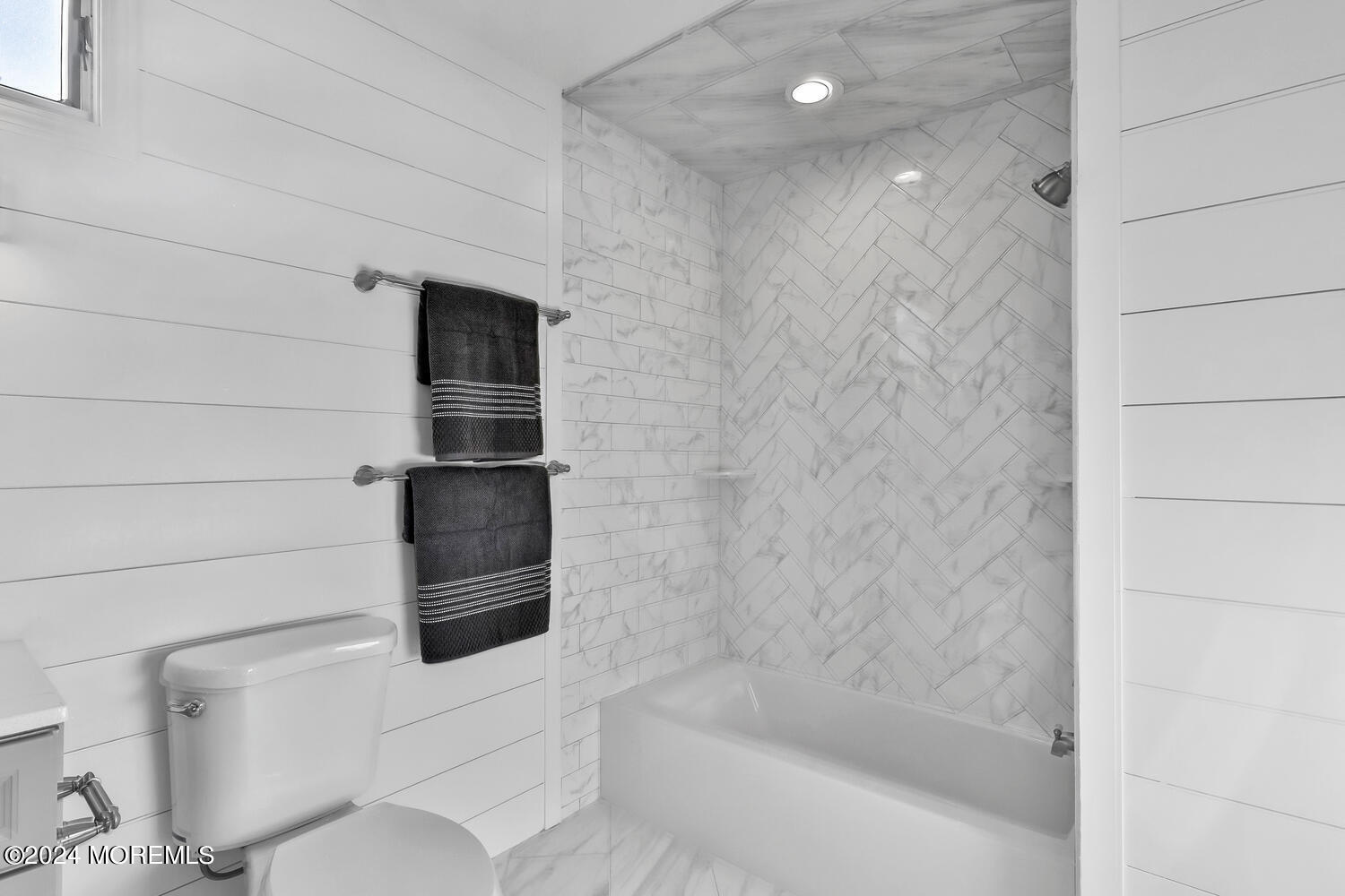 129 Lanyard Road Manahawkin, NJ 08050 - Photo 17 of 33 129 Lanyard Rd Stafford-large-012-028-1F