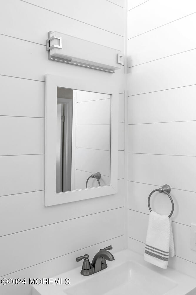 129 Lanyard Road Manahawkin, NJ 08050 - Photo 19 of 33 129 Lanyard Rd Stafford-large-016-001-1F