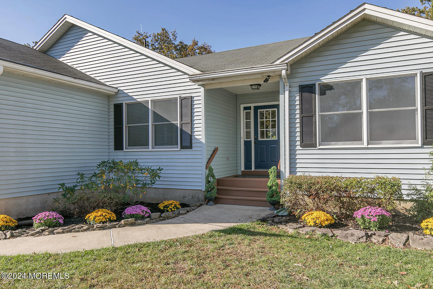 129 Lanyard Road Manahawkin, NJ 08050 - Photo 2 of 33 129 Lanyard Rd Stafford-large-002-013-1F