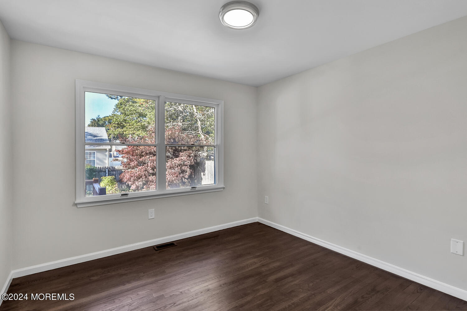 129 Lanyard Road Manahawkin, NJ 08050 - Photo 22 of 33 129 Lanyard Rd Stafford-large-019-038-1F