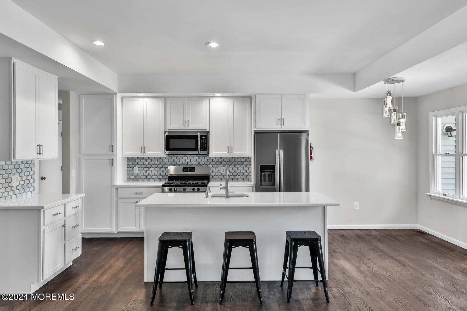 129 Lanyard Road Manahawkin, NJ 08050 - Photo 4 of 33 129 Lanyard Rd Stafford-large-042-018-1F