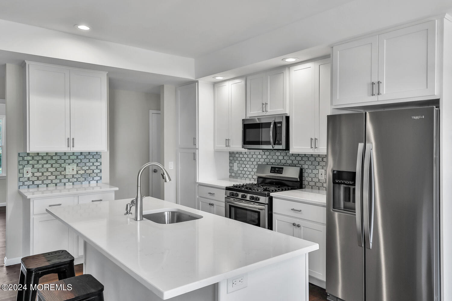 129 Lanyard Road Manahawkin, NJ 08050 - Photo 6 of 33 129 Lanyard Rd Stafford-large-039-016-1F