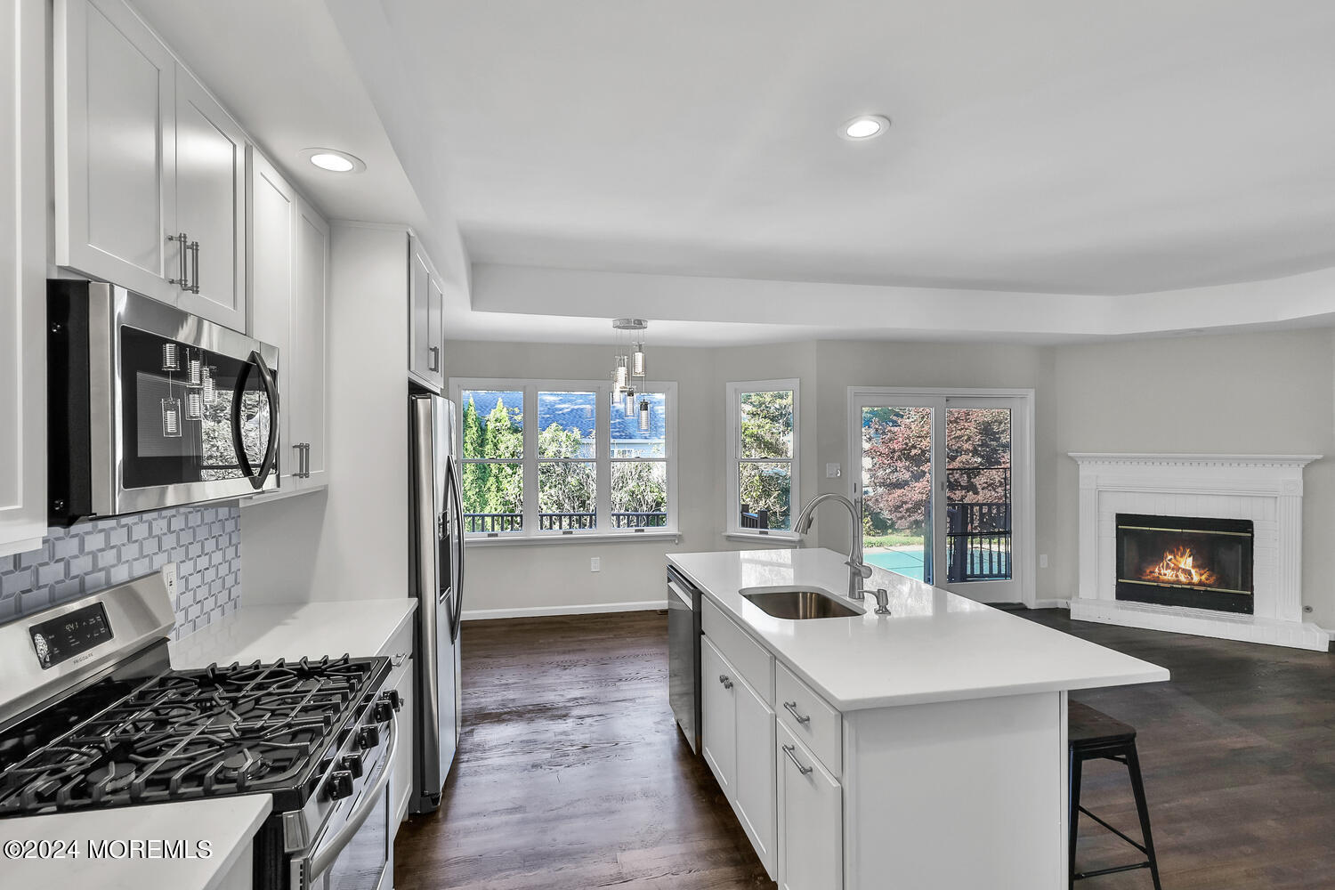 129 Lanyard Road Manahawkin, NJ 08050 - Photo 8 of 33 129 Lanyard Rd Stafford-large-005-020-1F