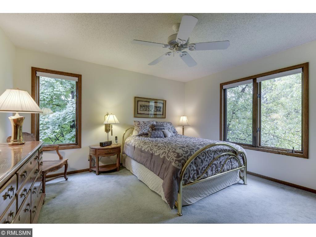 8600 Lakeview Road Bloomington, MN 55438 - Photo 14 of 24 Gallery Image 14