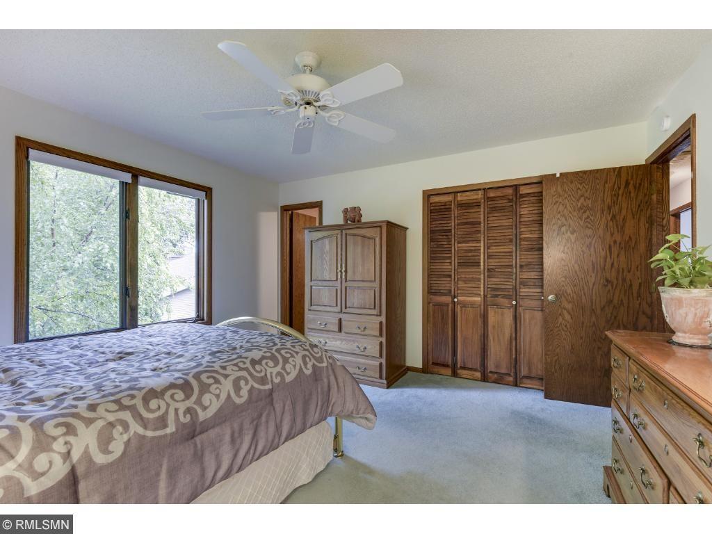 8600 Lakeview Road Bloomington, MN 55438 - Photo 16 of 24 Gallery Image 16