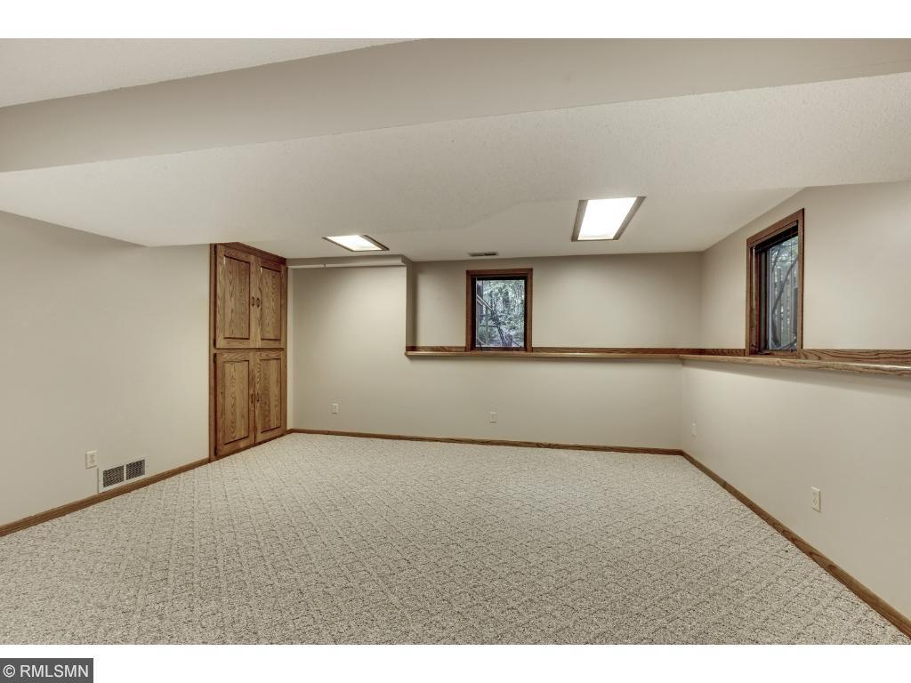8600 Lakeview Road Bloomington, MN 55438 - Photo 19 of 24 Gallery Image 19