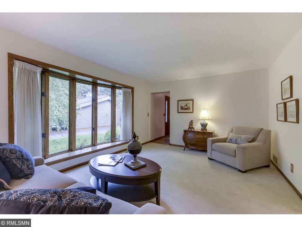8600 Lakeview Road Bloomington, MN 55438 - Photo 6 of 24 Gallery Image 6